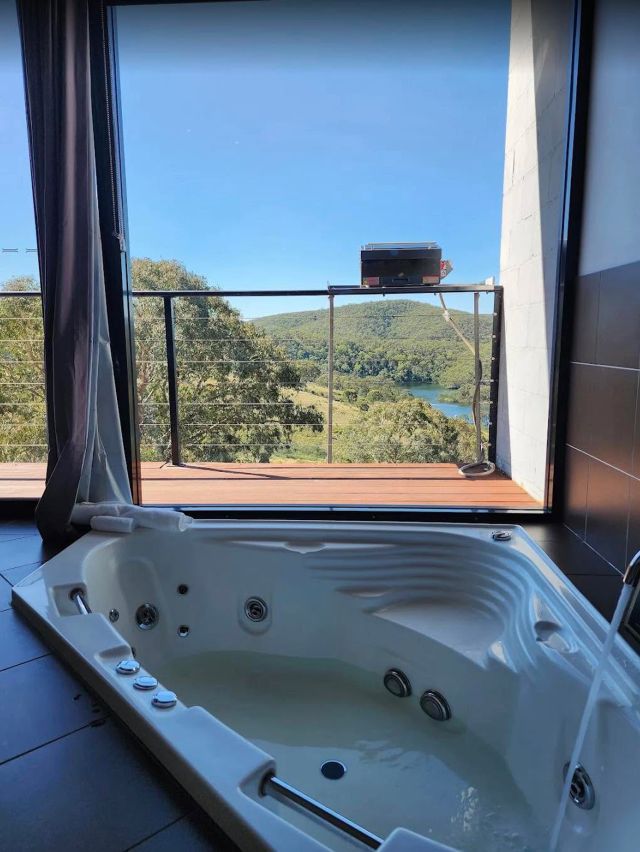 Eagle View Escape, Rydal