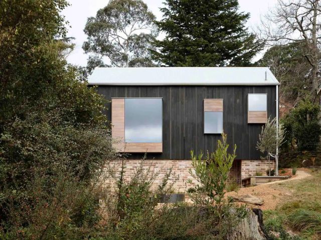 Little Black Cabin, Blackheath