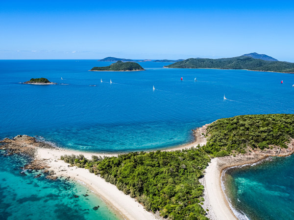 yachts sailing during the Hamilton Island Race week
