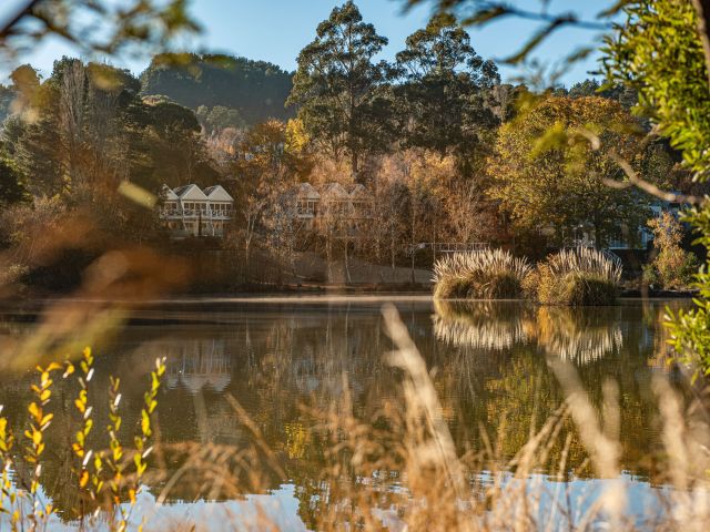 the picturesque Lake Daylesford