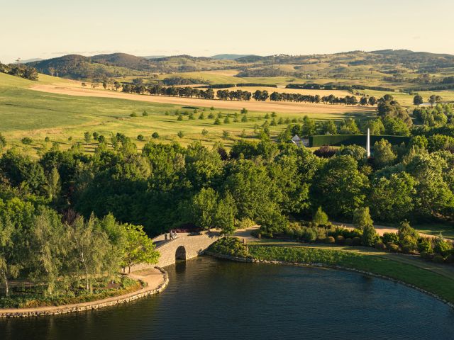 Mayfield Garden in Oberon
