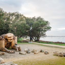 Yaburgurt Winjan Cirkelstone Giant - Giants of Mandurah by Thomas Dambo