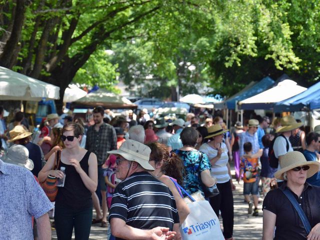 crowds of shoppers at Daylesford Sunday Market