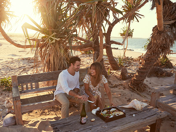 casual dining at Berkerly River Lodge