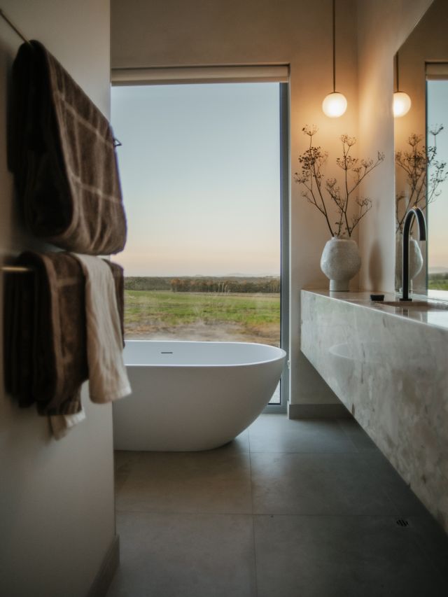 a private tub with nature views at Box Hill Esperance, WA