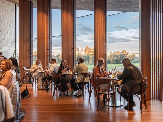 diners at Acacia Dining, Hunter Valley
