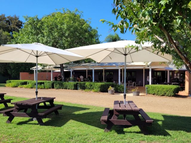 al fresco tables at Lovedale Smokehouse Cafe, Hunter Valley