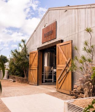 <p><i>The best breweries and distilleries</i> in <strong>Byron Bay</strong> (and its surrounds)</p>
