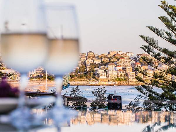 Hotel Ravesis rooftop bar