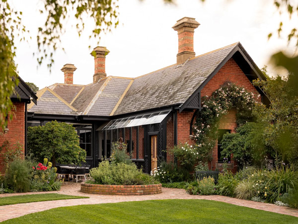 the heritage-style homestead at Lancemore Cleveland Estate in Lancefield, Daylesford accommodation
