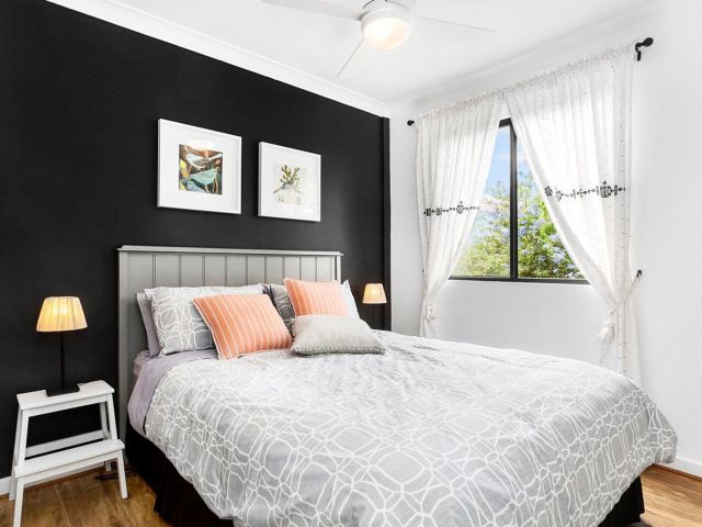 the bedroom interior at Karawatha Cottages, McLaren Vale
