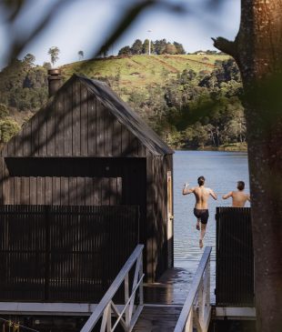 <p><i>10 authentic Scandi outdoor saunas</i> hidden around <strong>Australia</strong></p>
