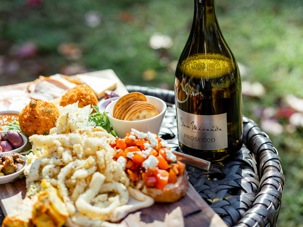 an al fresco lunch at Sam Miranda King Valley
