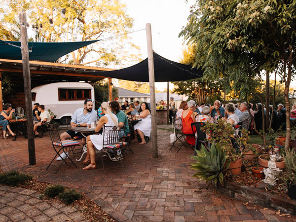 alfresco dining at Bent on Food cafe in Port Macquarie