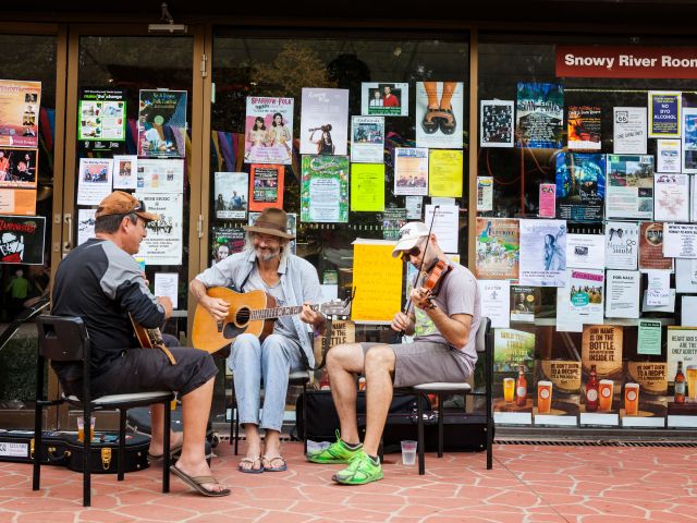 Nat6ional Folk Festival in Canberra
