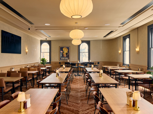 a look inside the pub at The Gardiner Hotel, Vic