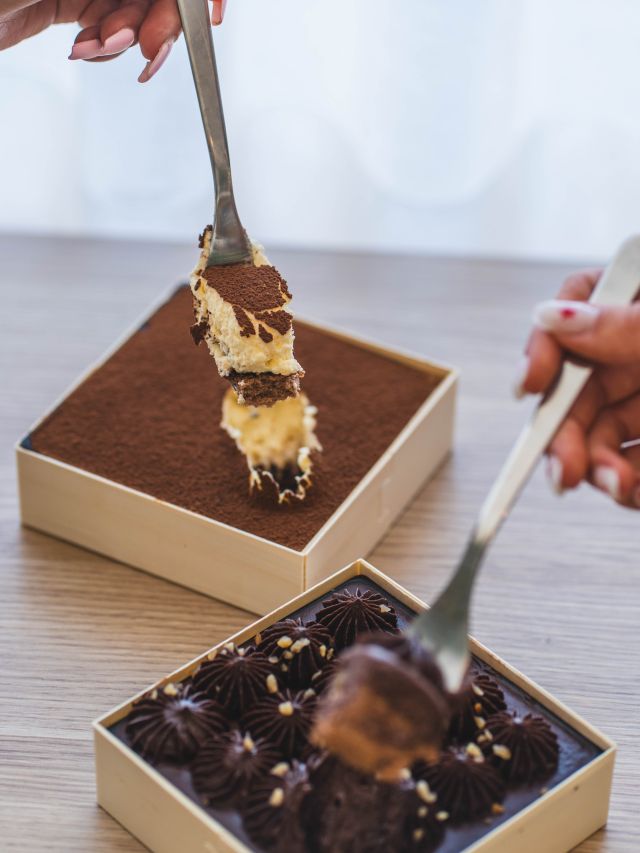 Tiramisu bento cake at Enze