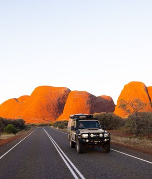 <p><i>The ultimate</i> <strong>Darwin</strong> to <strong>Uluṟu</strong> road trip guide</p>

