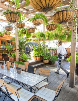 alfresco seating at Press Cafe, Dubbo
