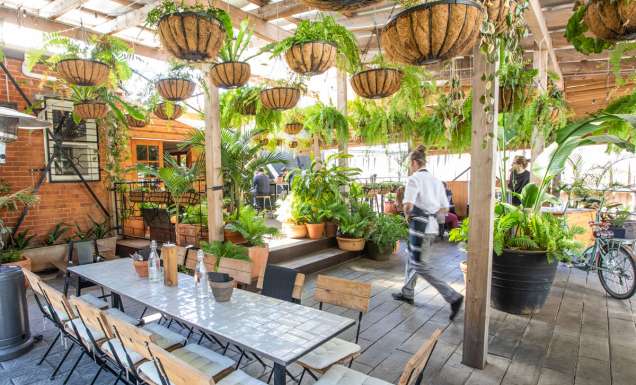 alfresco seating at Press Cafe, Dubbo