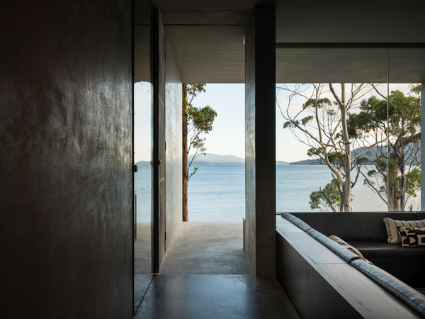 The sunken lounge area with views of the ocean