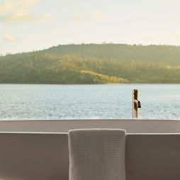 hamilton island accommodation qualia