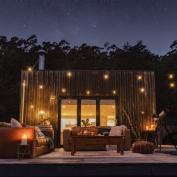 Cosmic Cabin Tasmania at night