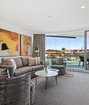 <p><i>This Sydney hotel offers unforgettable views</i> and home-like comforts</p>
