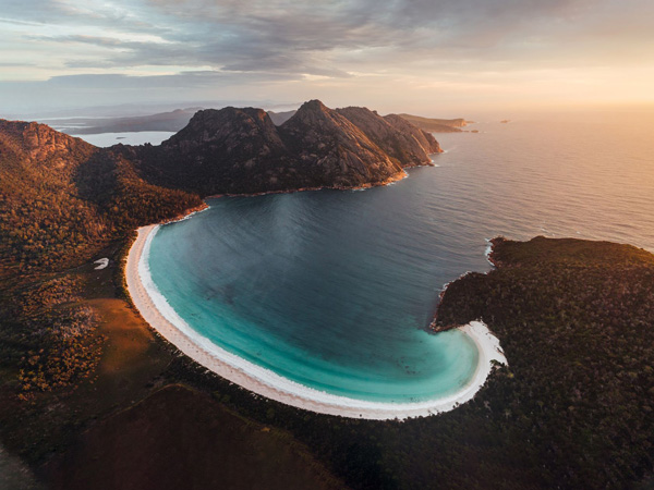 AAT Kings Tasmania tour to Wineglass Bay