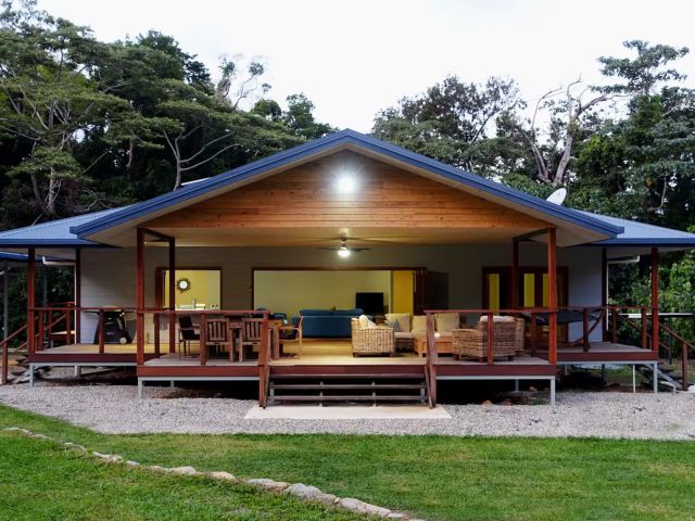 Coconut Beach House, Cape Tribulation