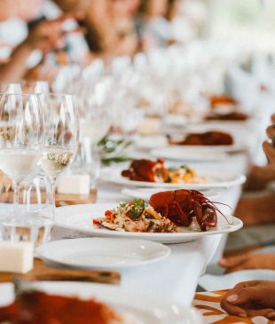 <p>9 <i>irresistible</i> food and wine getaways in <strong>Australia</strong></p>
