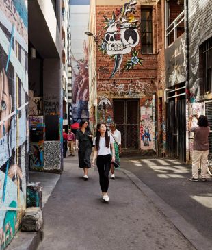 <p>Once just for <i>holiday rentals</i>, Airbnb now plans your whole trip</p>
