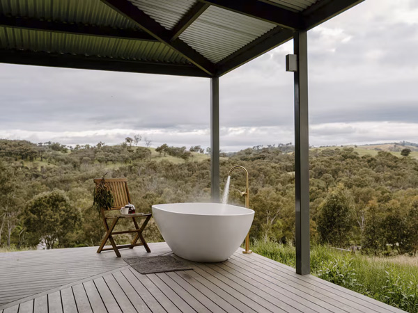 Kestrel Nest EcoHut outdoor bath