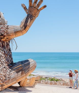 <p>Your <i>Mandurah guide</i>: art, dining &amp; dolphins await in <strong>WA</strong>’s coastal gem</p>
