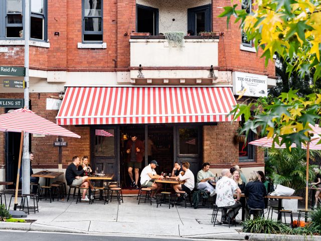 Alfresco dining at The Old Fitzroy Hotel