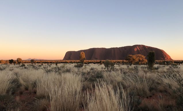 Why these Aussie couples have visited Uluṟu so much they’ve lost count