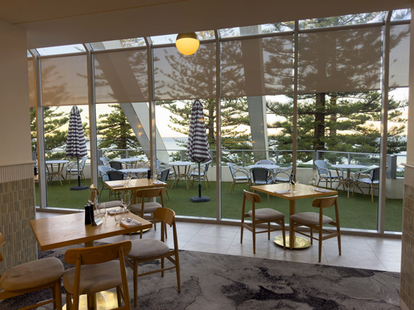 Palisade Kitchen and Bar at Novotel Wollongong Northbeach