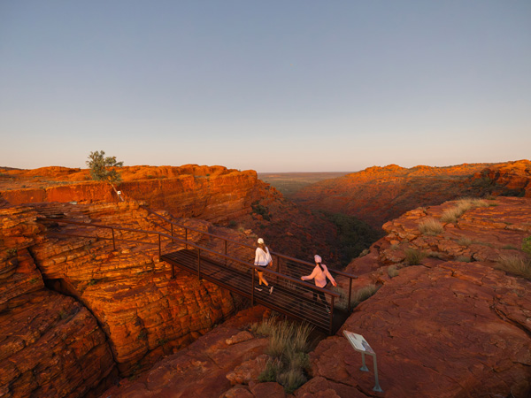 two women traversing the Kings Canyon Rim Walk
