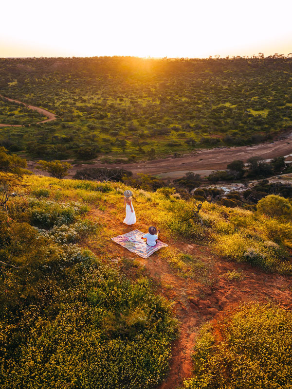 a couple having a picnic at Irwin Lookout, WA