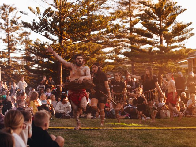 Gumaraa Aboriginal way of life on tour kiama