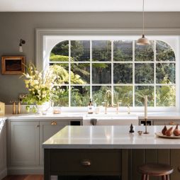 Lumiere Lodge kitchen in Hobart
