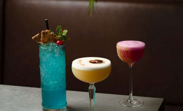 cocktail drinks at Daintree Bar, Sheraton Mirage, Port Douglas pubs