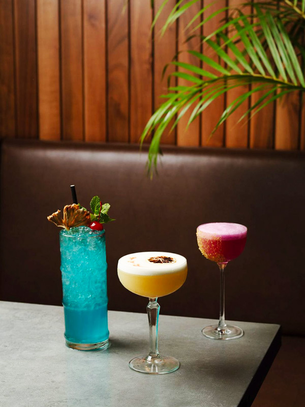 cocktail drinks at Daintree Bar, Sheraton Mirage, Port Douglas pubs