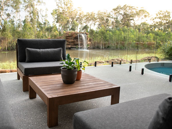 The deck at Crocodile Cabins Australia Zoo