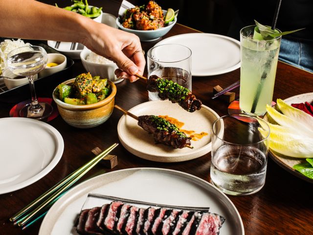 Japanese plates on the table at Rekōdo