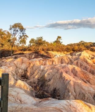 <p><i>The secret pink cliffs</i> of <strong>Victoria</strong> you need to see to <em>believe</em></p>
