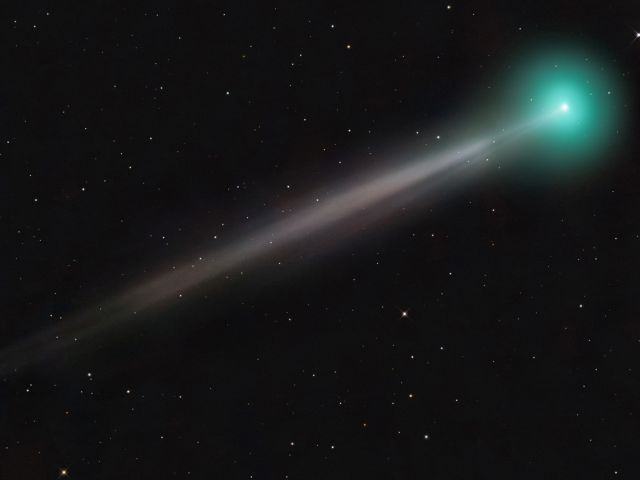 Comet C/2025 R2 (SWAN)