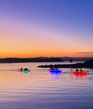 <p><i>Light up the night</i> with an after-dark kayaking tour in <strong>Lake Macquarie<br />
</strong></p>
