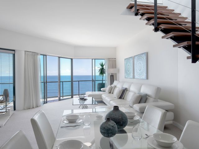 a suite with ocean view at Mantra Mooloolaba Beach