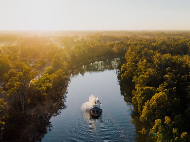 A paddle steamer down the Murray in Echuca